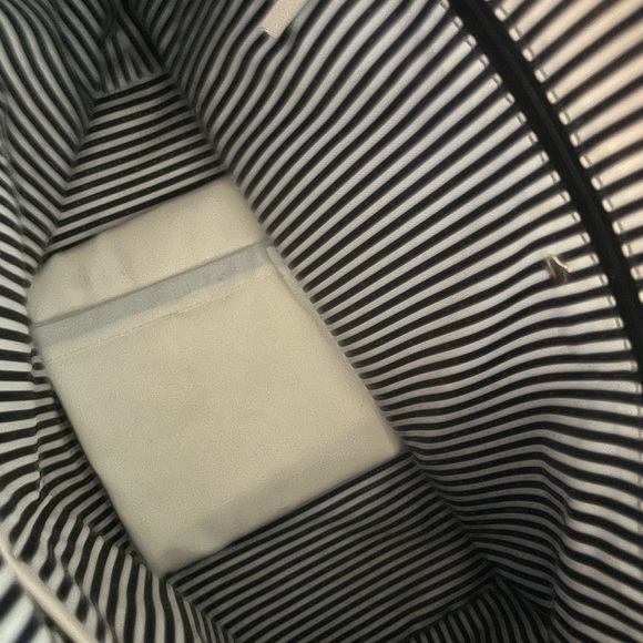 Purse - Picture 3 of 3